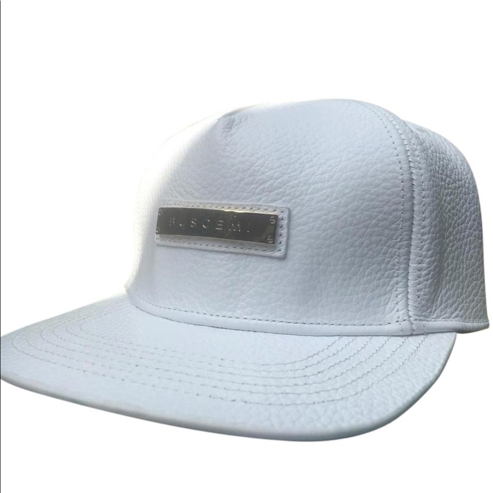 Buscemi Screwback-2001SBHC-WHT-PEBBLED COW ADJUS.